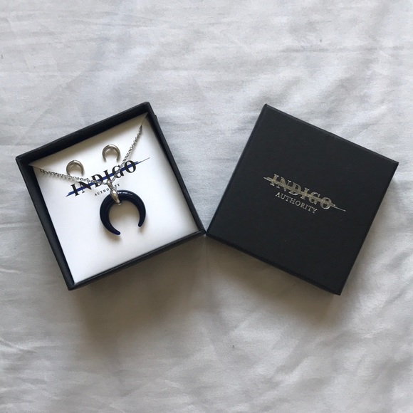 Indigo Authority Jewelry - 🌙3/$15🌙 Crescent Necklace and Earrings